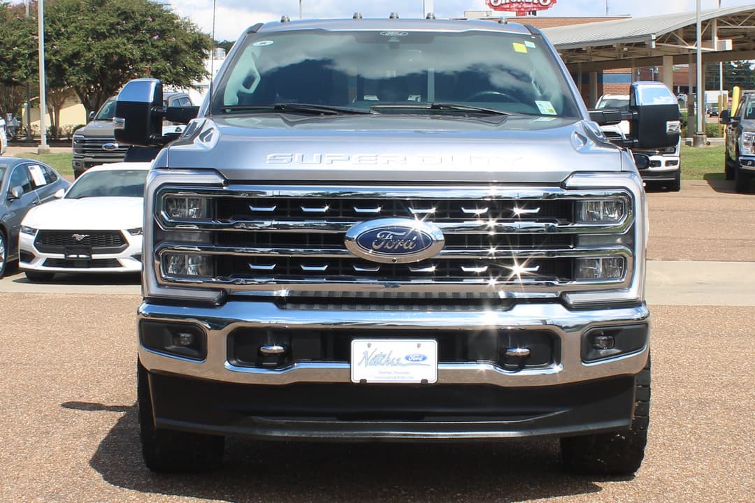 2024 Ford F-250 Super Duty TRUCK - Image 2