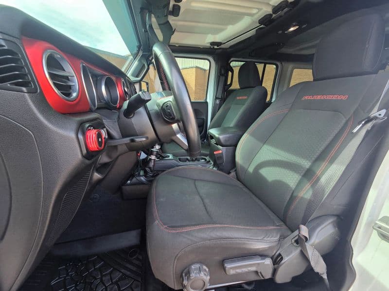 Photo 2 of 2018 Jeep Wrangler Unlimited Rubicon