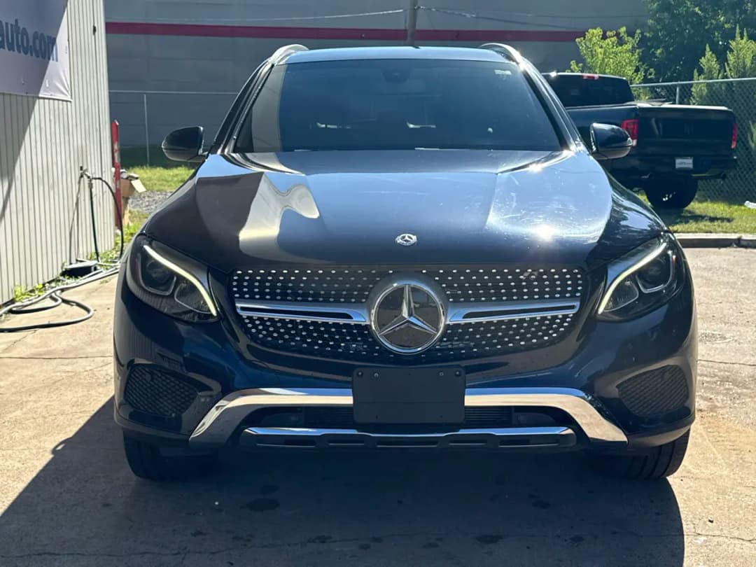 Photo 2 of 2019 Mercedes-Benz GLC GLC 350e 4MATIC