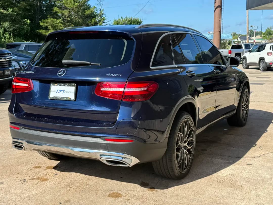 Photo 4 of 2019 Mercedes-Benz GLC GLC 350e 4MATIC