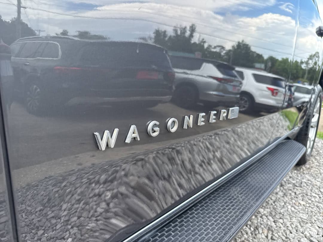 Photo 3 of 2022 Jeep Wagoneer Series II