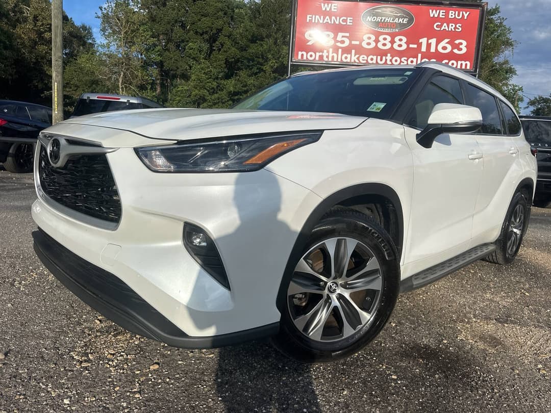 Photo 4 of 2023 Toyota Highlander L