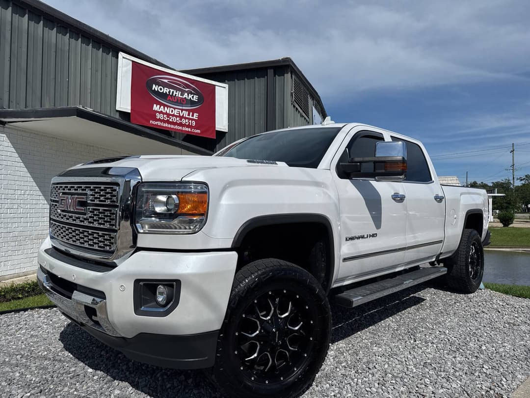 2019 GMC Sierra 2500HD Denali - Main Image