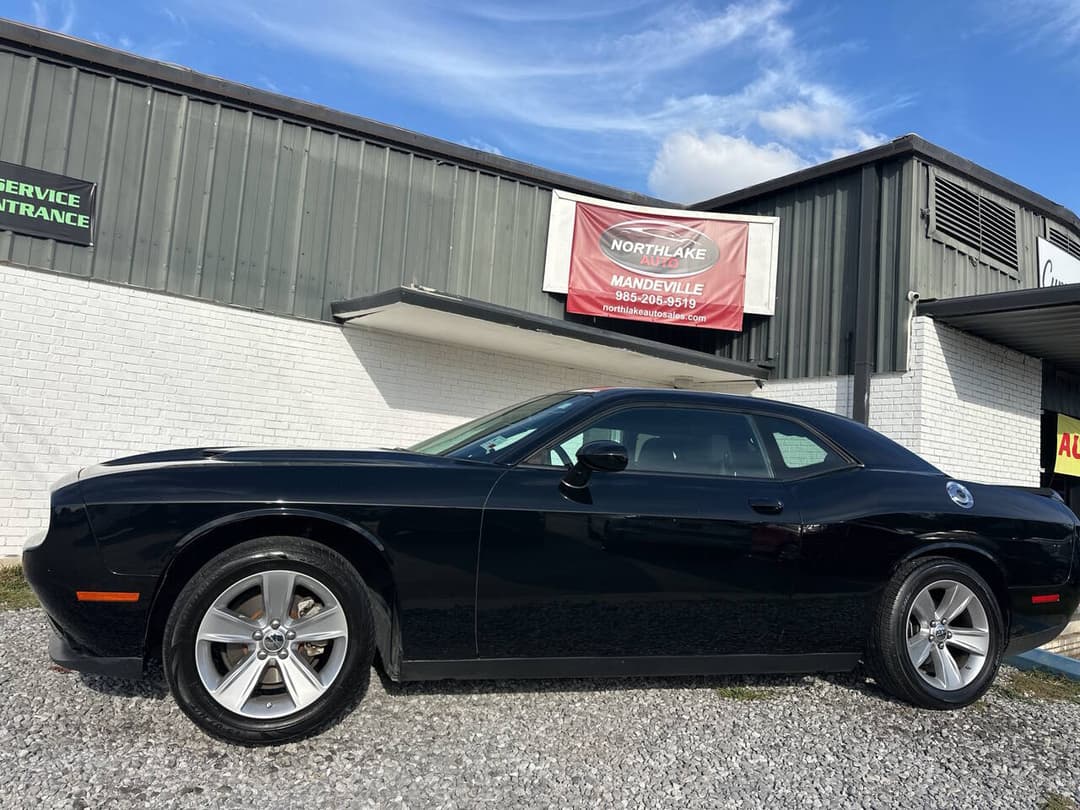 2023 Dodge Challenger SXT - Image 4