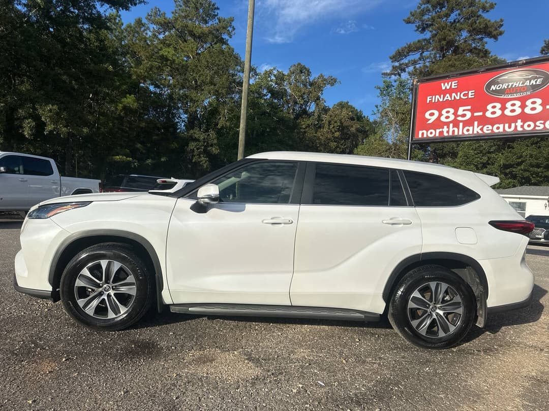 Photo 5 of 2023 Toyota Highlander L