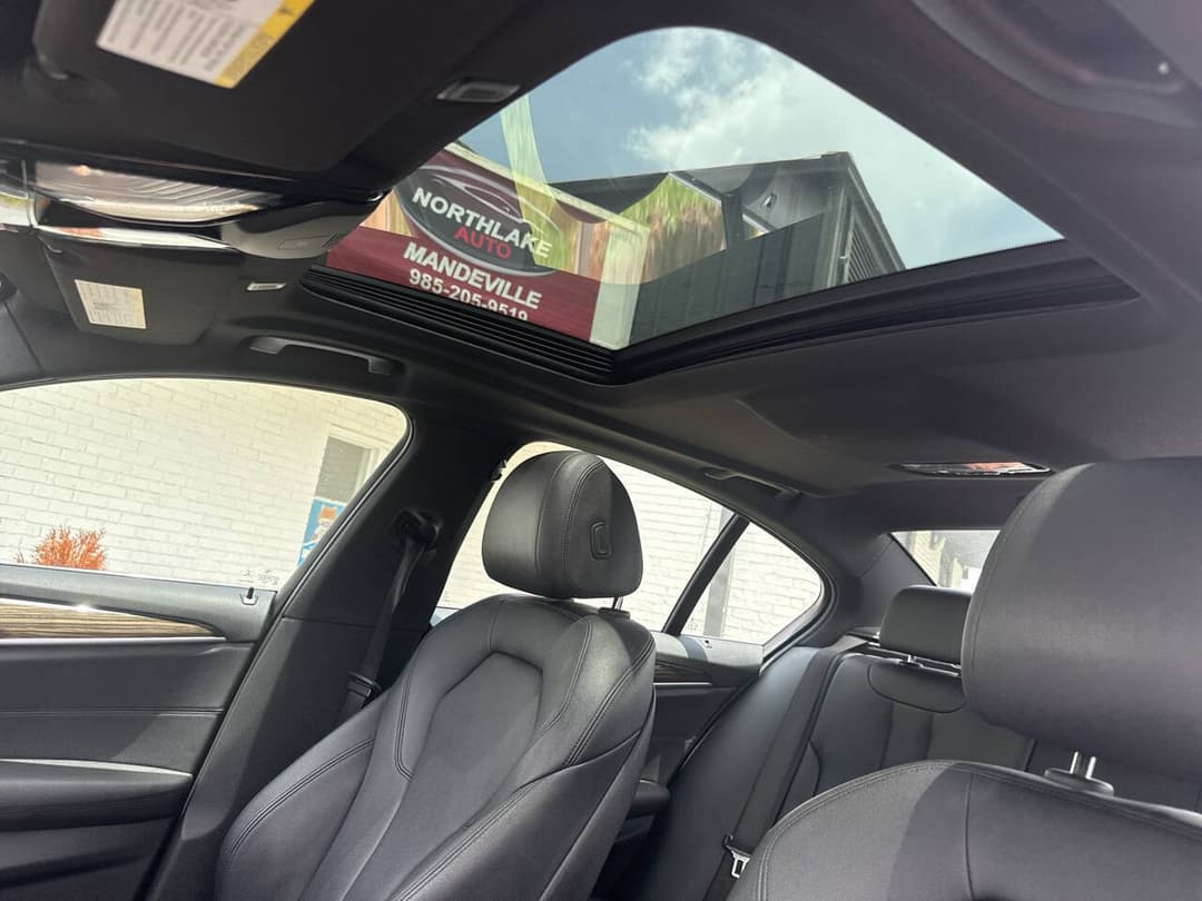 2018 BMW 5 Series 530i - Image 2