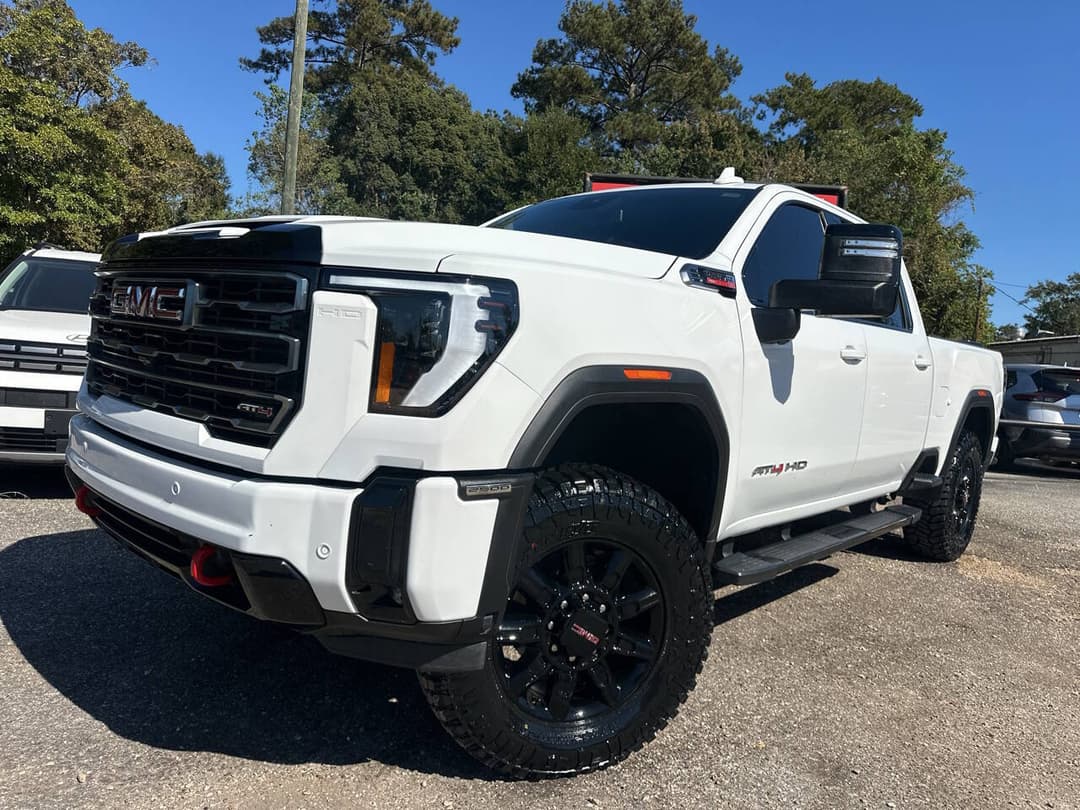 Photo 2 of 2025 GMC Sierra 2500HD AT4