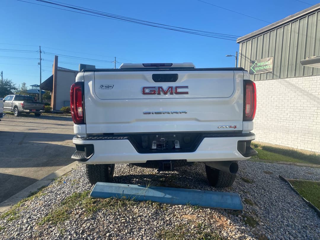 2023 GMC Sierra 2500HD AT4 - Image 4