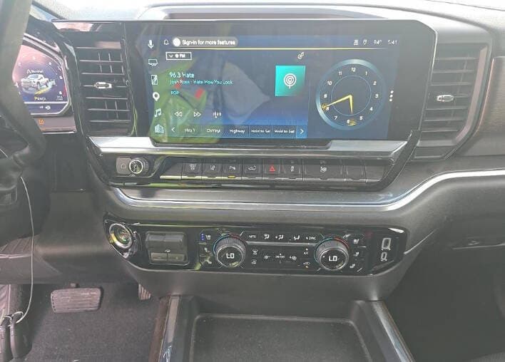 Photo 2 of 2025 Chevrolet Silverado 3500HD High Country