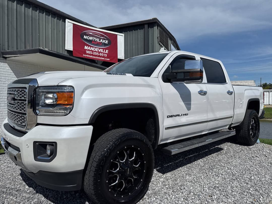 2019 GMC Sierra 2500HD Denali - Image 5