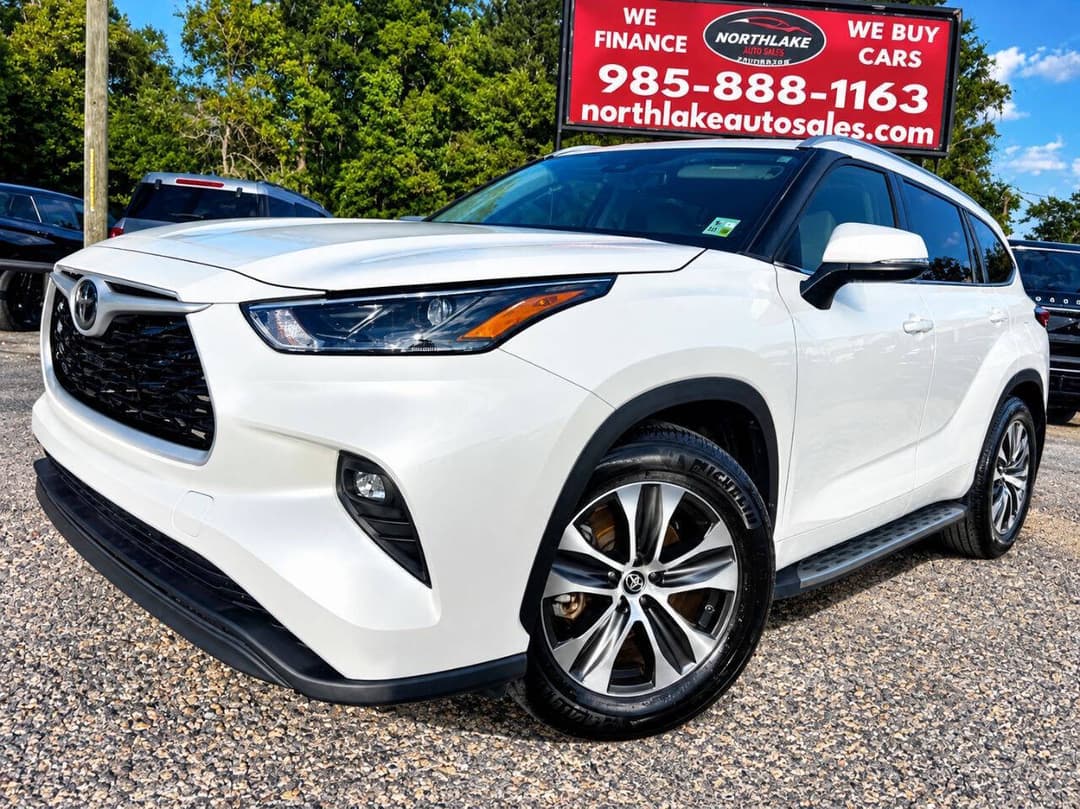 Photo 1 of 2023 Toyota Highlander L
