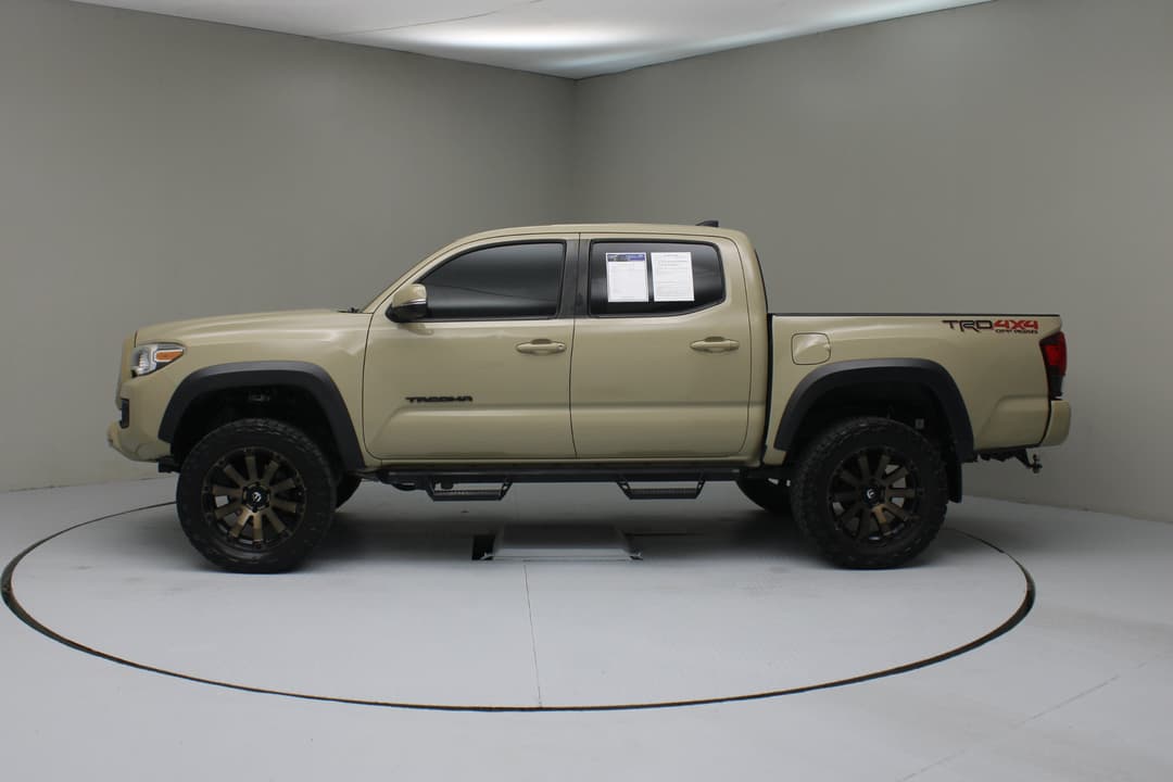 Photo 4 of 2019 Toyota Tacoma TRUCK