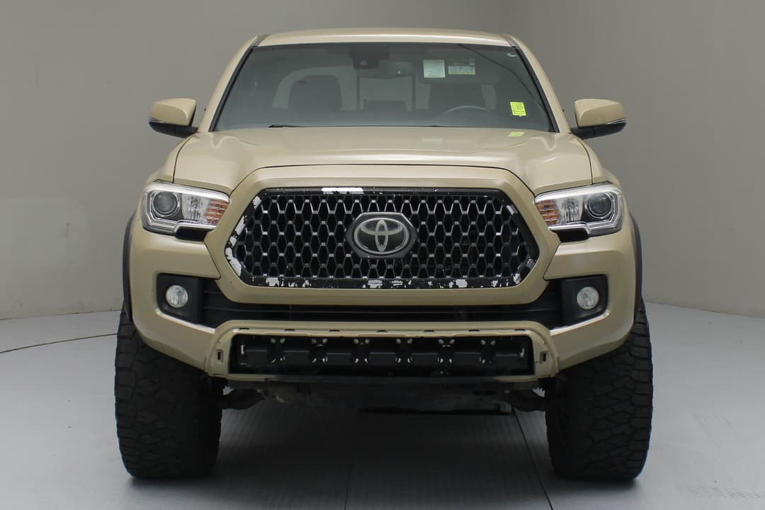 Photo 2 of 2019 Toyota Tacoma TRUCK