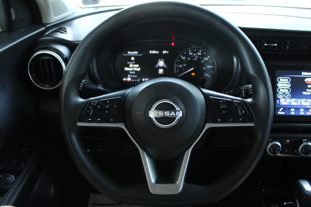 Photo 4 of 2024 Nissan Kicks SV