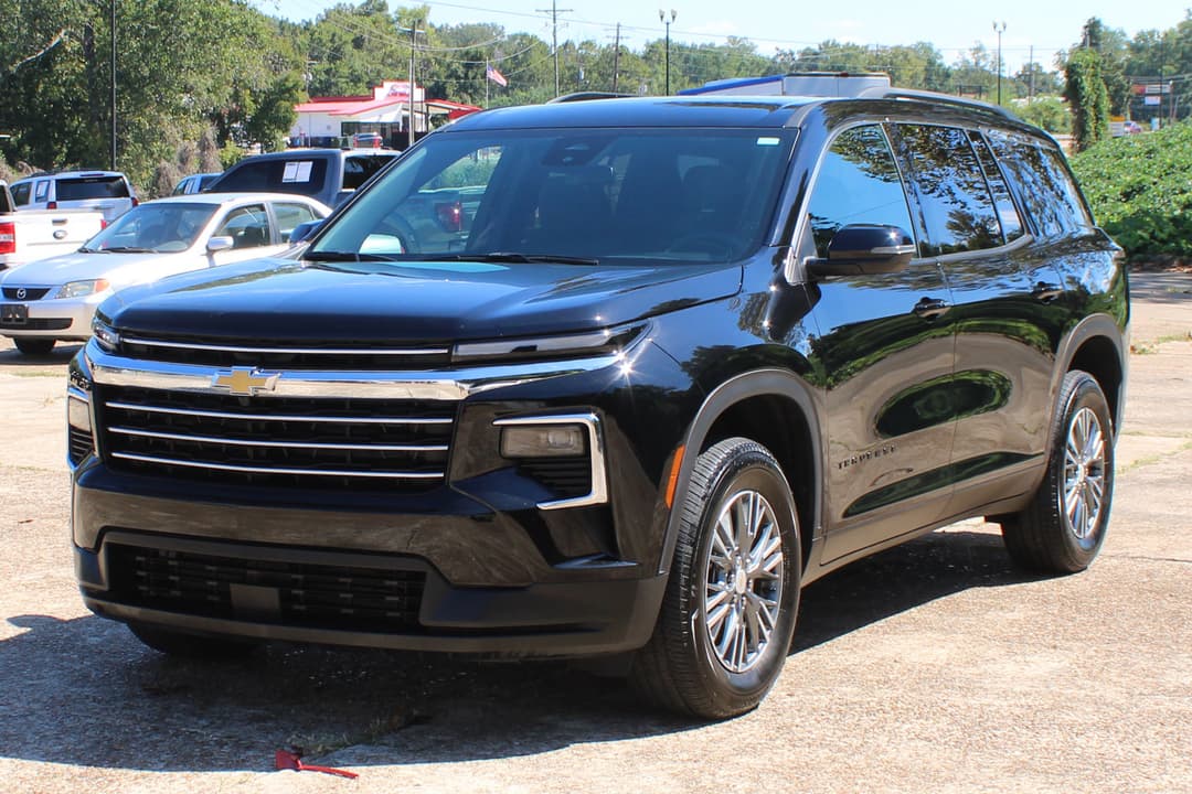 Photo 1 of 2026 Chevrolet Traverse LT