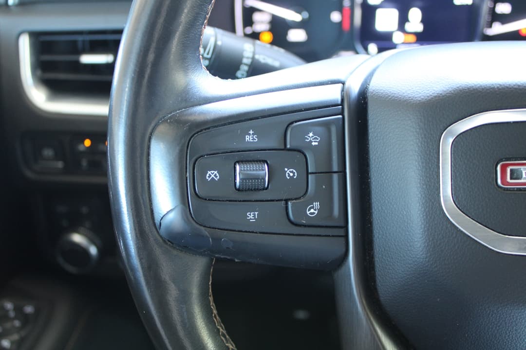 Photo 5 of 2021 GMC Yukon AT4