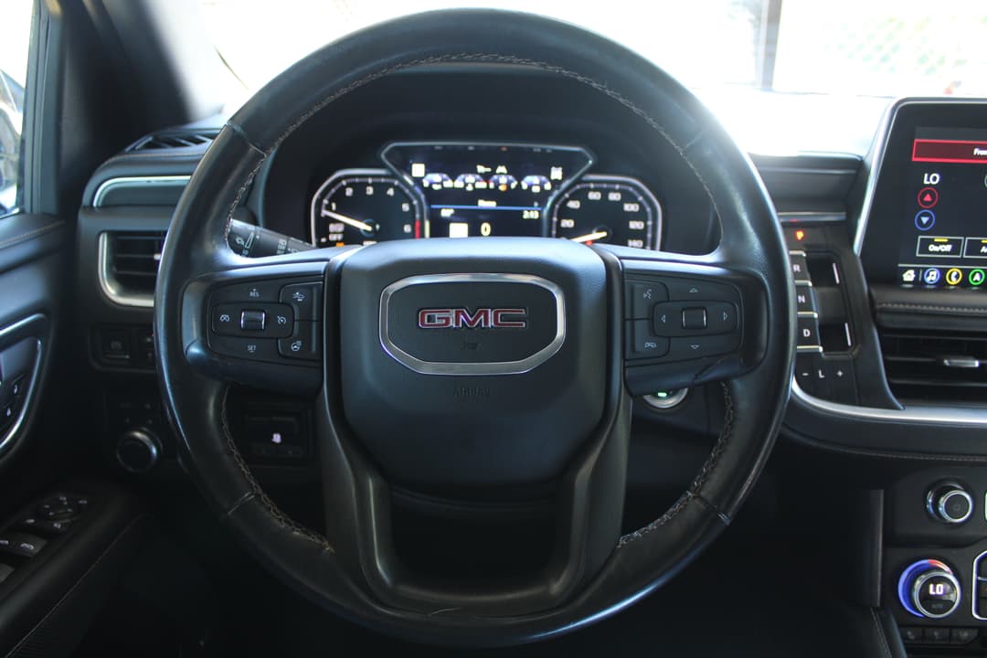 Photo 4 of 2021 GMC Yukon AT4