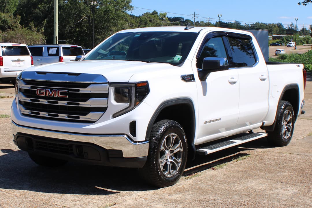 Photo 1 of 2024 GMC Sierra 1500 SLE