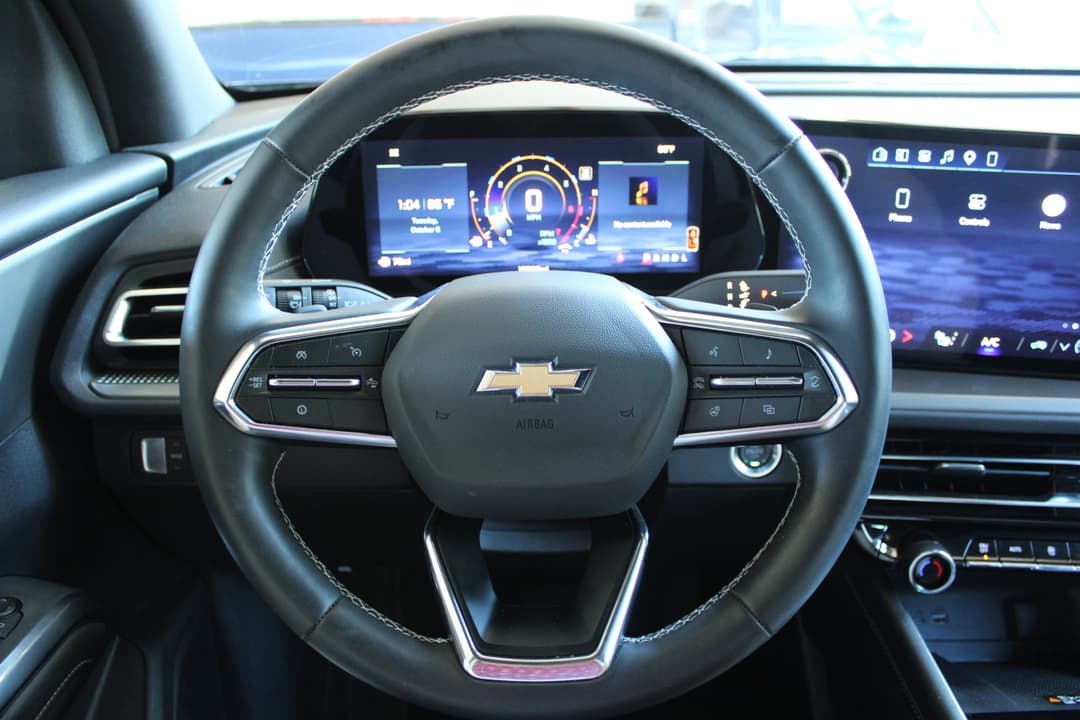Photo 4 of 2026 Chevrolet Traverse LT