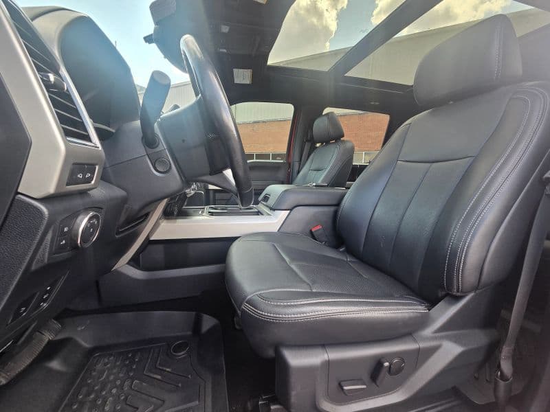 2022 Ford F-250 Super Duty Lariat - Image 2