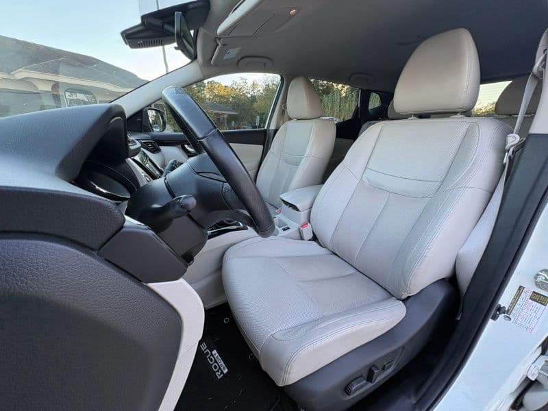 2022 Nissan Rogue Sport SL - Image 3