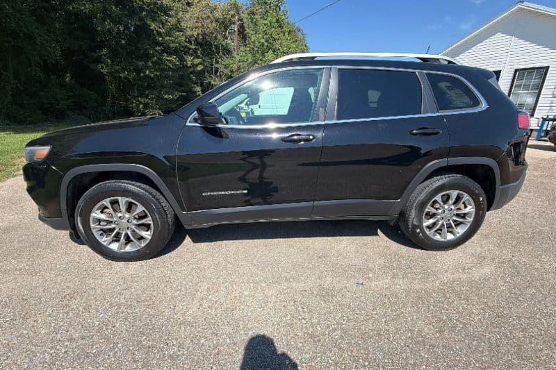 2019 Jeep Cherokee Latitude Plus - Image 5