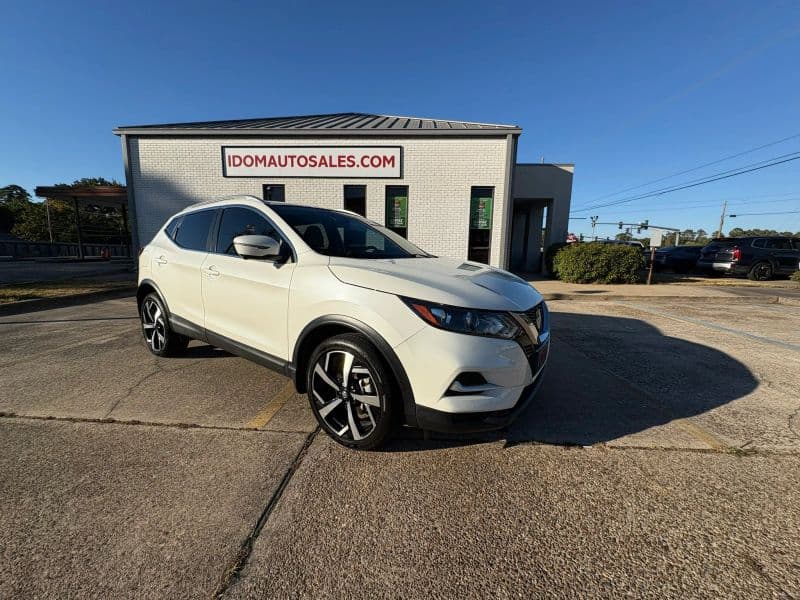 2022 Nissan Rogue Sport SL - Image 2