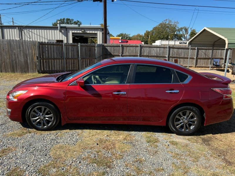 2015 Nissan Altima 2.5 S - Image 2