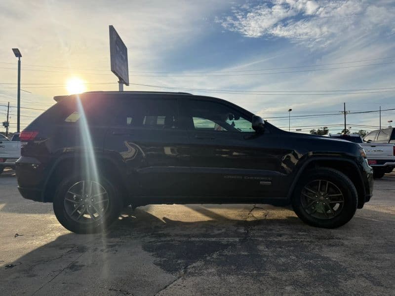 2016 Jeep Grand Cherokee 75th Anniversary Edition Sport Utility 4D - Image 4