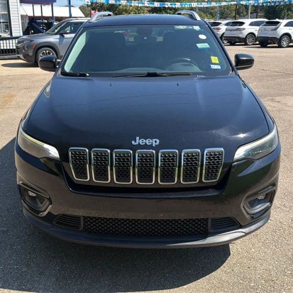 2019 Jeep Cherokee Latitude Plus - Image 3