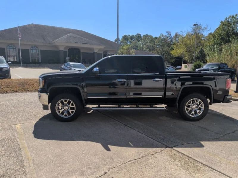 2017 GMC Sierra 1500 SLT - Image 4