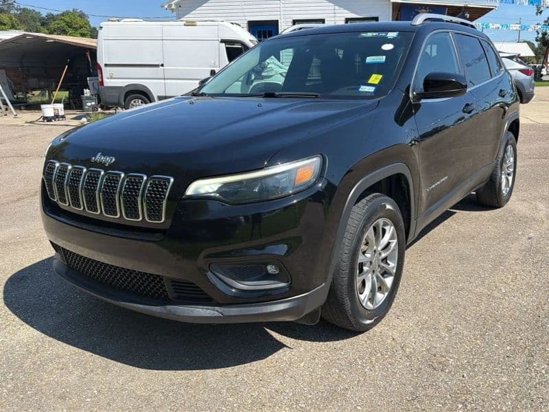 2019 Jeep Cherokee Latitude Plus - Image 4