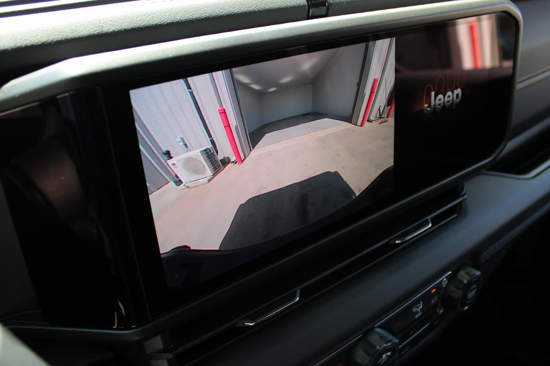 Photo 5 of 2026 Jeep Gladiator Sahara