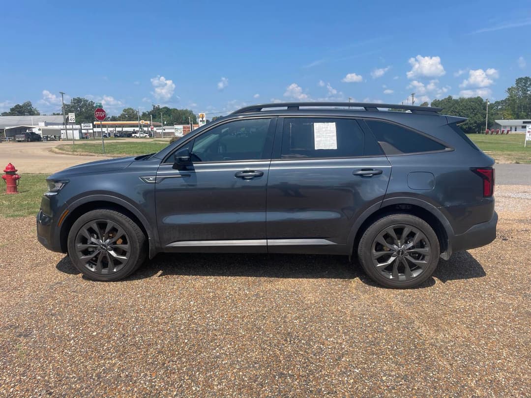 Photo 2 of 2023 Kia Sorento X-Line EX