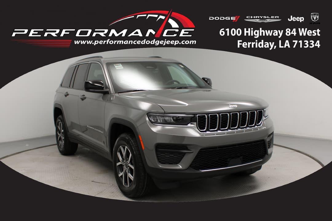 2027 Jeep Grand Cherokee Laredo - Main Image