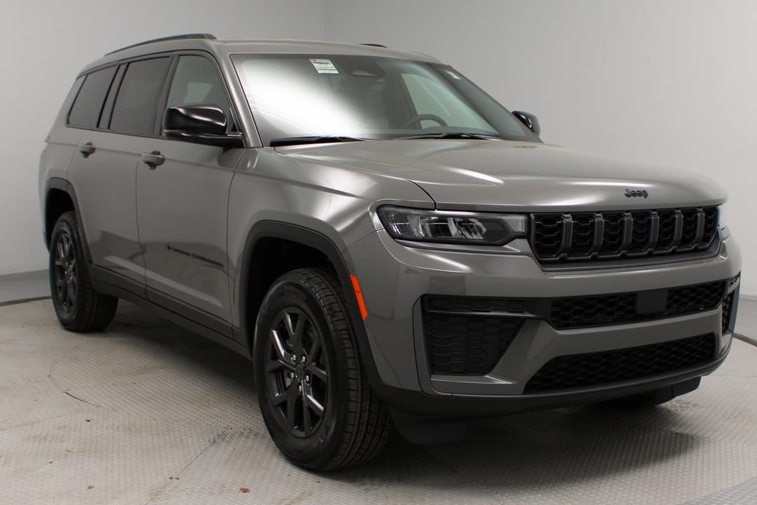 2027 Jeep Grand Cherokee L Altitude - Main Image