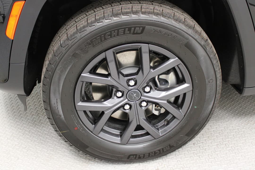 2027 Jeep Grand Cherokee L Altitude - Image 4