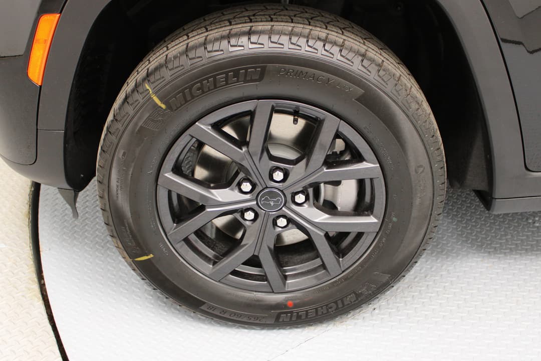 2027 Jeep Grand Cherokee L Altitude - Image 4