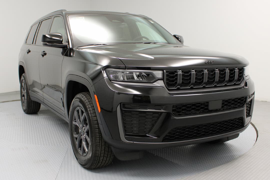2027 Jeep Grand Cherokee L Altitude - Main Image