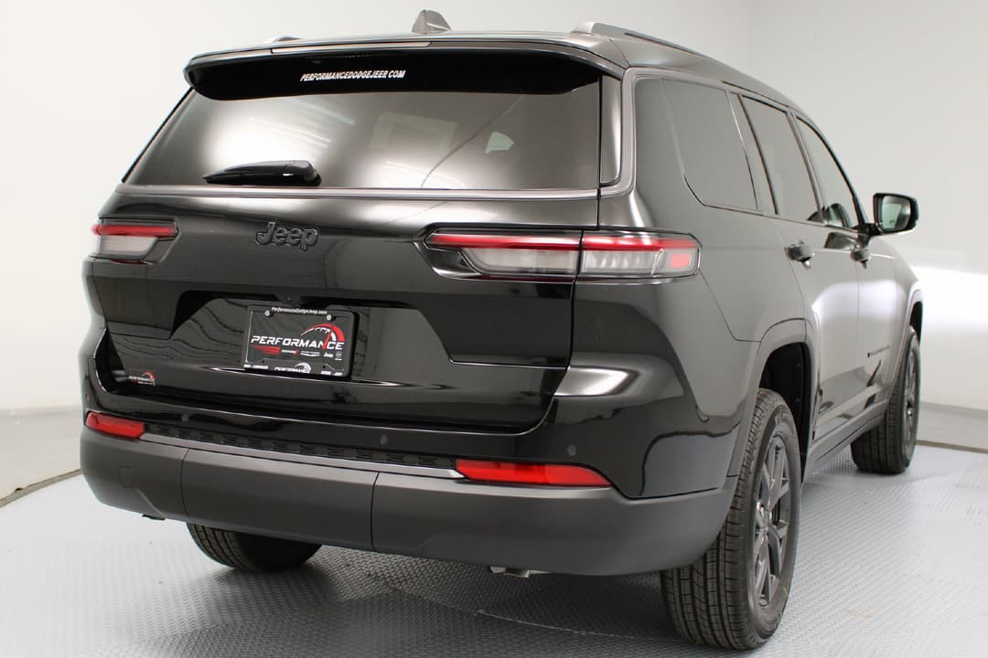 2027 Jeep Grand Cherokee L Altitude - Image 5