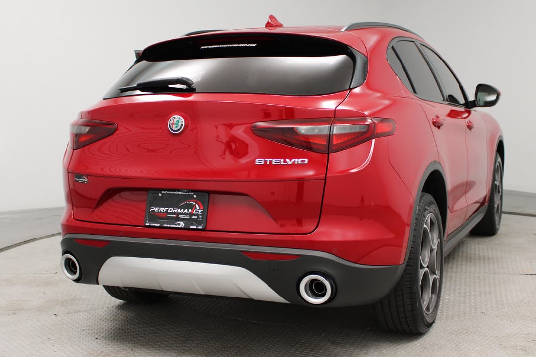 2019 Alfa Romeo Stelvio - Image 5