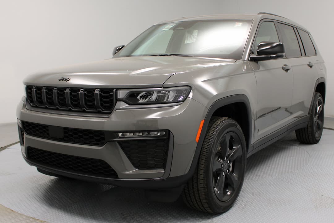 Photo 3 of 2027 Jeep Grand Cherokee L Limited