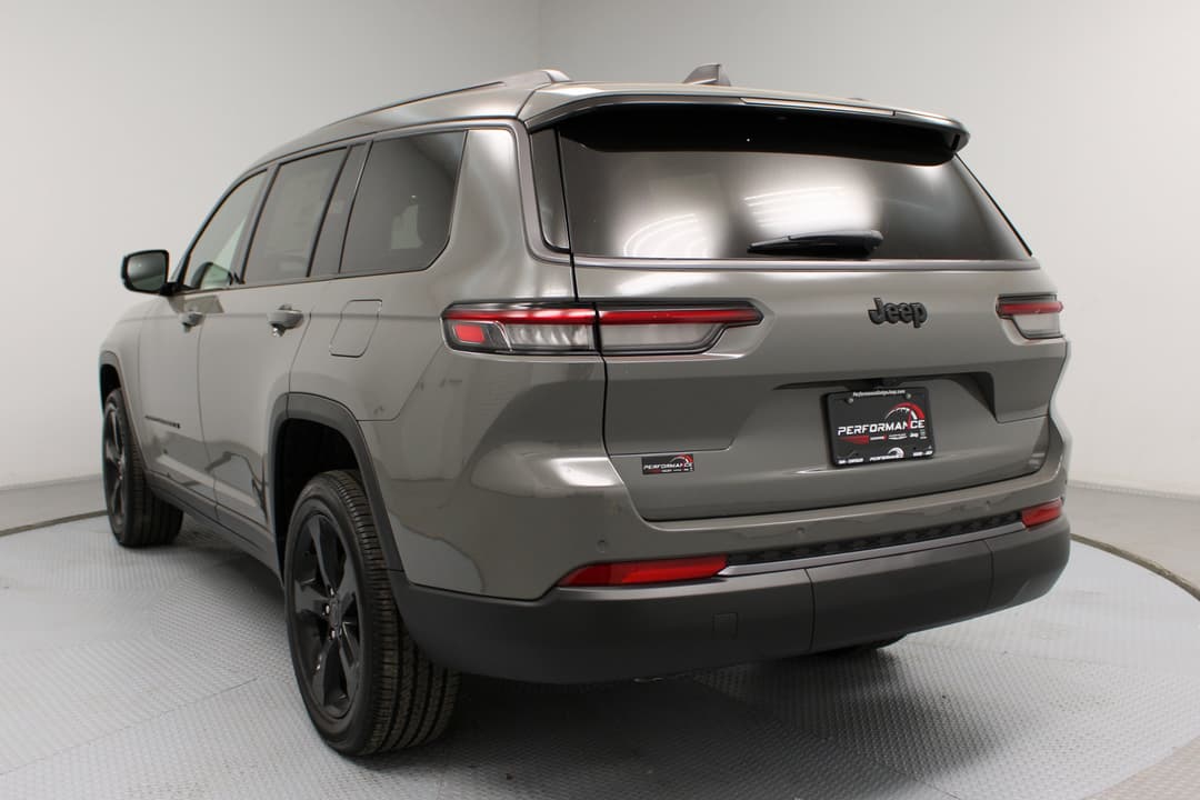 Photo 5 of 2027 Jeep Grand Cherokee L Limited